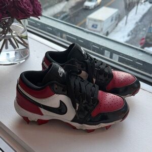 Nike Black and Red Sports Cleats
